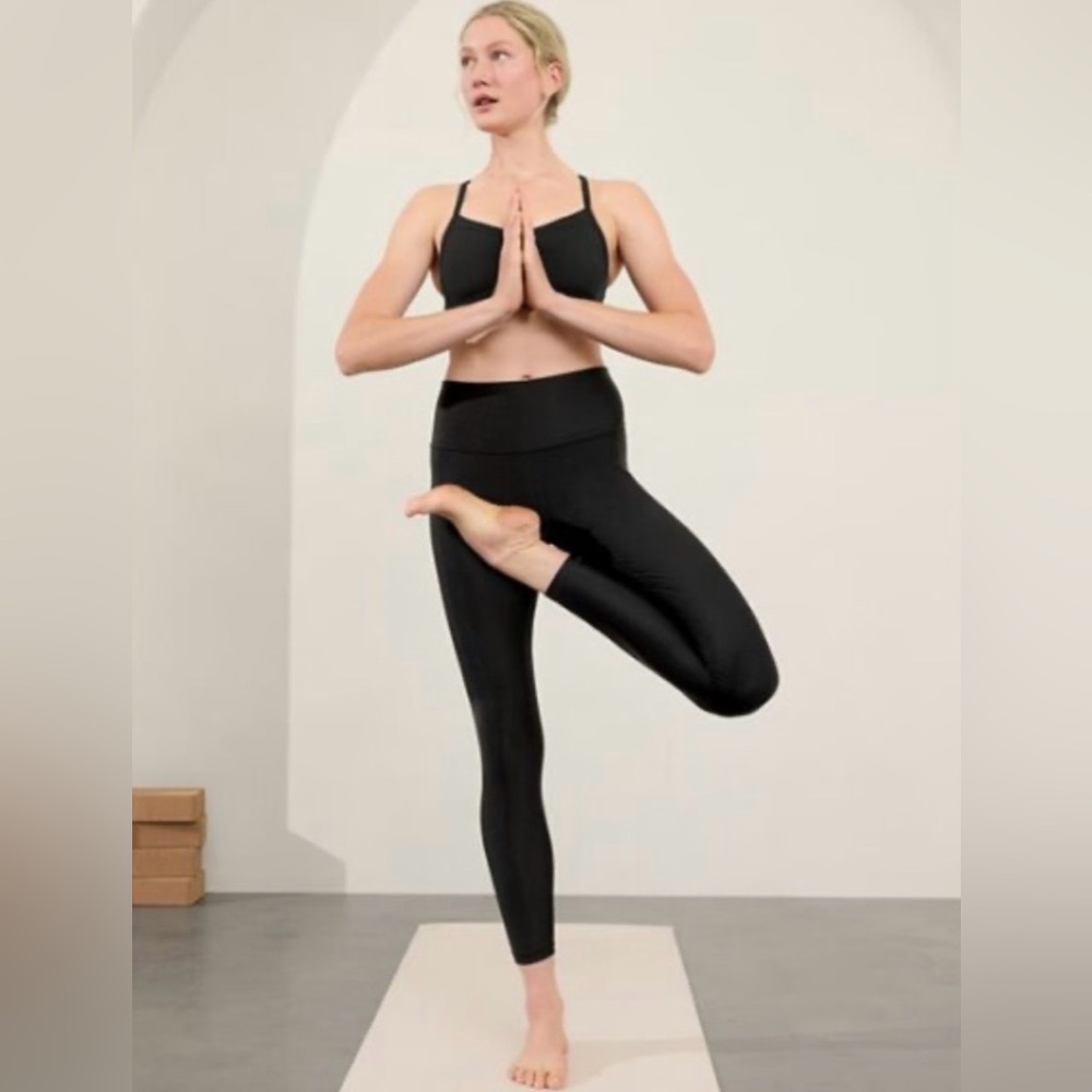 NWT Athleta Elation Sheen Tight Black Women’s XS Yoga Pilates Workout Casual